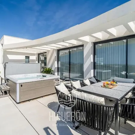 Apartment Higueronrentals Horizon Penthouse *
